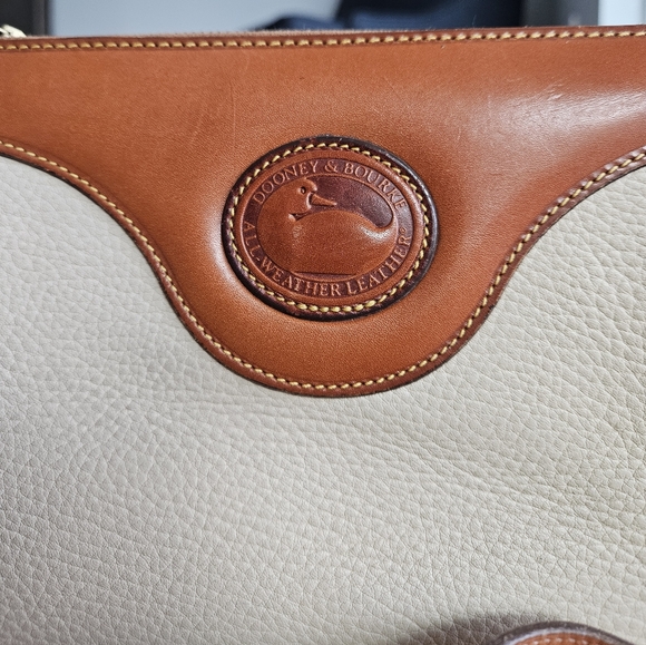 Dooney & Bourke Leather Crossbody Bag EUC - Picture 5 of 16